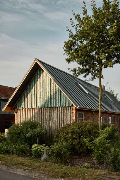 Steel roofing future-proofs this Gallows Hill residence, Galgenberg 21, 29356 Bröckel, Germany